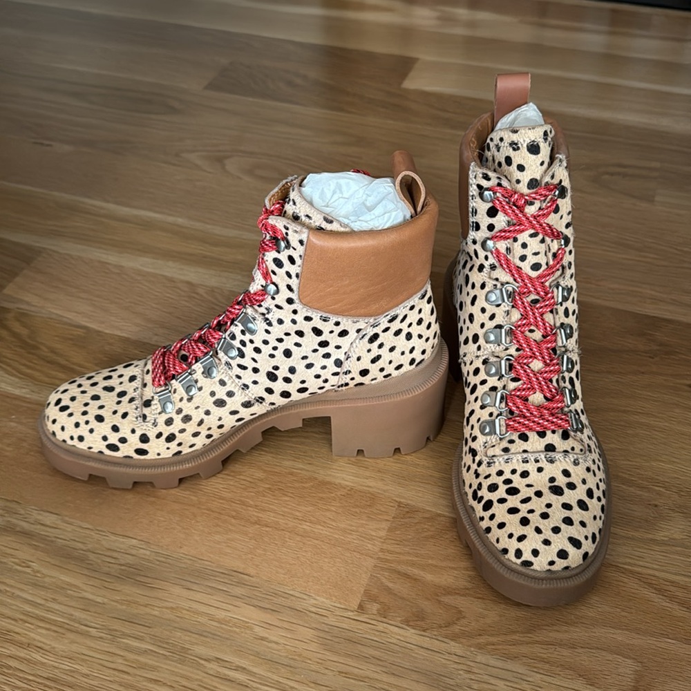 Dolce Vita Platform Boots - Picture 2 of 7